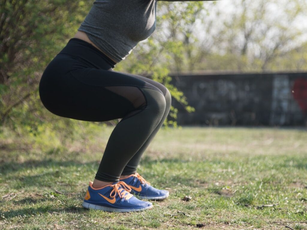 Squat is a key exercise in strength training, learn some tips to improve your form.